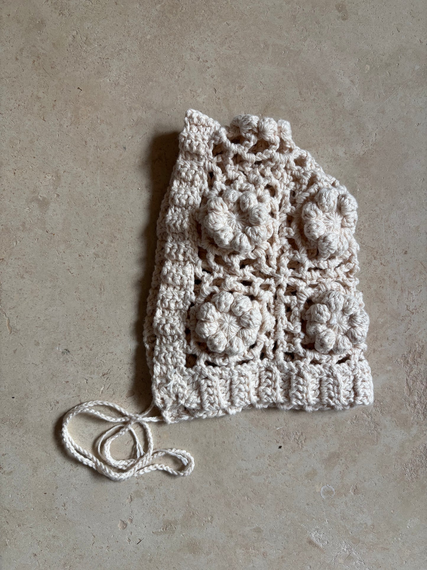 Mini béguin fait main crochet